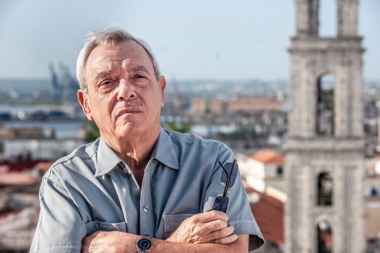 Eusebio Leal, Historiador de La Habana, en la Plaza de San Francisco de Asis, La Habana, Cuba. Foto: HECTOR GARRIDO.