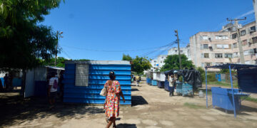 Micro X, en Alamar, La Habana. Foto: Otmaro Rodríguez.