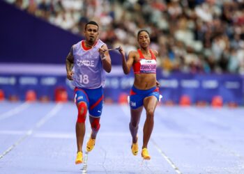 Omara Durand compite en la final de 400 metros T12 del atletismo con sede en Estadio de Francia durante los Juegos Paralìmpicos París 2024, el 3 de Agosto de 2024 en Paris, Francia. Foto: Calixto N. Llanes/Periódico JIT.