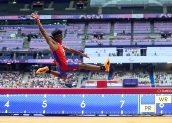 Robiel Yankiel Sol Cervantes compite en la final de salto de longitud T47 del atletismo con sede en Estadio de Francia durante los Juegos Paralìmpicos París 2024, el 3 de Agosto de 2024 en Paris, Francia. Foto:  Calixto N. Llanes/Periódico JIT.