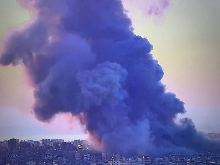 Suburbio sur de Beirut atacado por la aviación israelí. Foto: Al Mayadeen