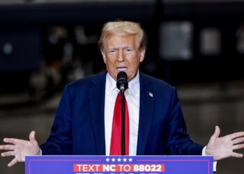 Donald Trump en un evento de campaña en Carolina del Norte el 25 de septiembre de 2024. Foto: EFE/EPA/ERIK S. LESSER.