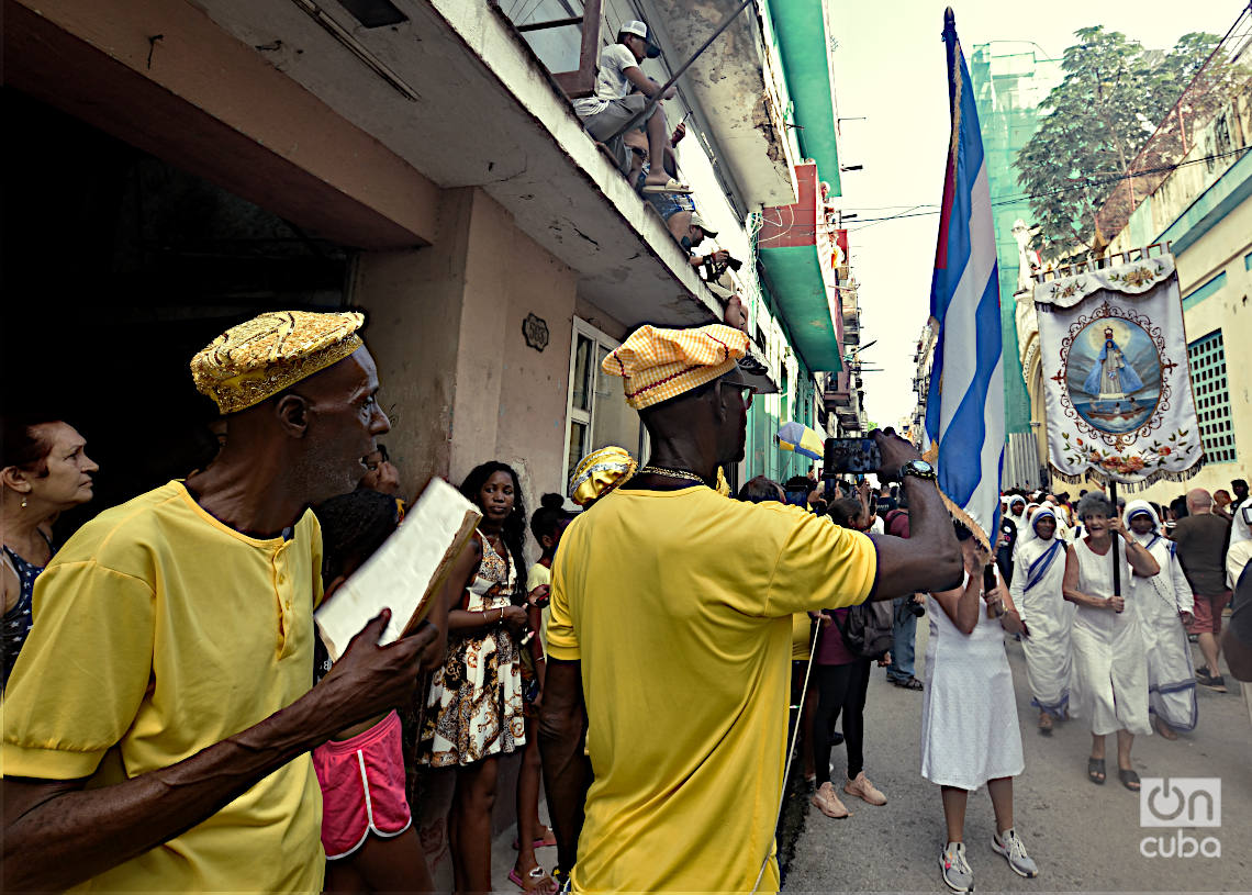 Procesión de la Virgen del Caridad de Cobre por las calles de Centro Habana, el domingo 8 de septiembre de 2024. Foto: Otmaro Rodríguez.