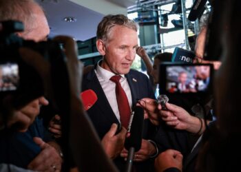 El líder de la ultraderechista Alternativa por Alemania (AfD) en Turingia, Björn Höcke, poco después de votar en Bornhagen, Alemania. Foto: CLEMENS BILAN/EFE/EPA.