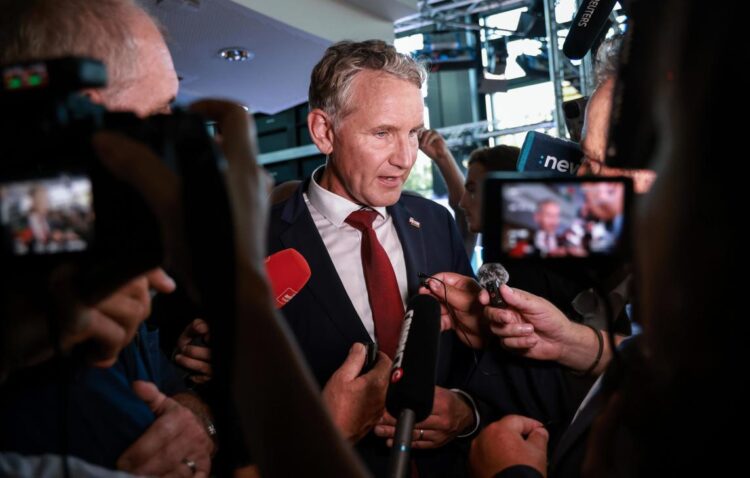 El líder de la ultraderechista Alternativa por Alemania (AfD) en Turingia, Björn Höcke, poco después de votar en Bornhagen, Alemania. Foto: CLEMENS BILAN/EFE/EPA.