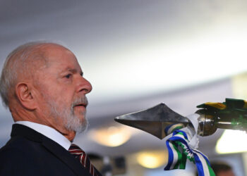 Lula da Silva en la ceremonia de conmemoración de los 25 años del Ministerio de Defensa, en Brasilia. Foto: Andre Borges/EFE.