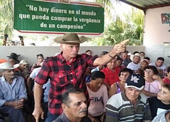 Campesinos de la CCS Pedro Filgueiras, de Aguada de Pasajeros, Cienfuegos. Foto: Juan Carlos Dorado/ 5 de Septiembre.