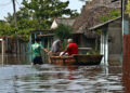 Inundación provocada por el huracán Helene, en el poblado de Guanímar, en la costa sur de la provincia cubana de Artemisa. Foto: Ernesto Mastrascusa / EFE.