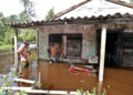 Inundación provocada por el huracán Helene, en el poblado de Guanímar, en la costa sur de la provincia cubana de Artemisa. Foto: Ernesto Mastrascusa / EFE.