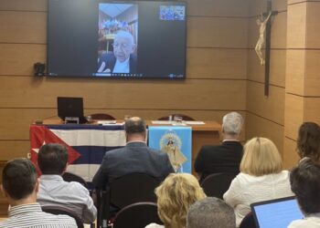 Emilio Aranguren, presidente de los obispos cubanos, en video conferencia con la ACN. Foto: @AyudaIglesNeces