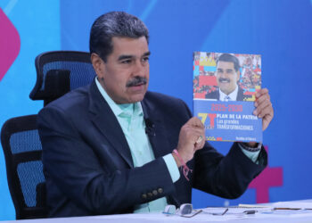 Maduro durante su programa semanal de televisión "Con Maduro +", este lunes en Caracas. Foto: EFE/Prensa Miraflores.