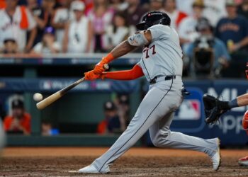 Andy Ibáñez afrontó uno de los turnos más importantes de su carrera y le dio el pase a Detroit a la Serie Divisional. Foto: Alex Bierens de Haan/MLB Photos.