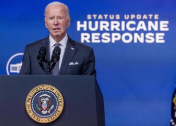 El presidente Biden en el edificio de la Oficina Ejecutiva Eisenhower de la Casa Blanca.. Foto:  EFE/EPA/SHAWN THEW / POOL..