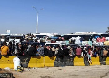 Desplazados de Líbano huyen hacia la vecina Siria. Foto: EFE