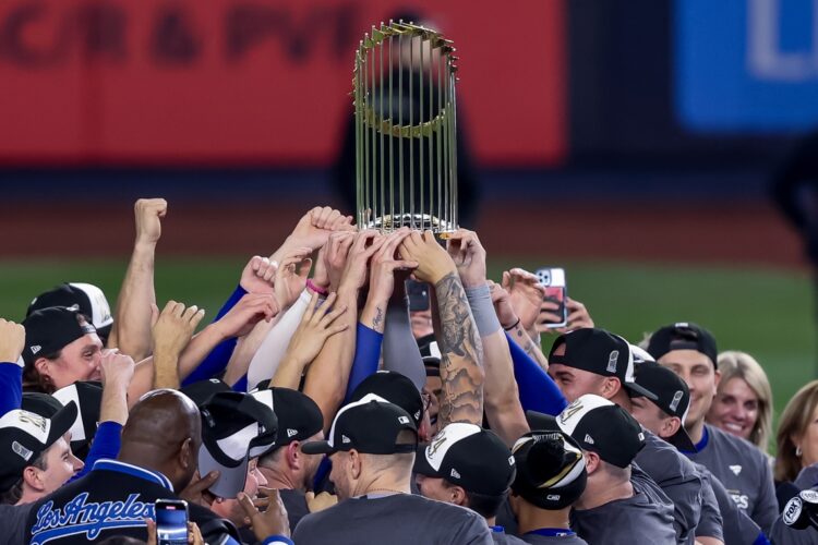 Los Dodgers celebraron su segunda Serie Mundial en los últimos 5 años tras derrotar 4-1 a los Yankees en el presente Clásico de Otoño. Foto: Sarah Yenesel/EFE.