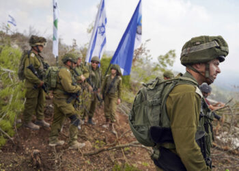 Soldados de las Fuerzas de Defensa de Israel en el sur del Líbano. Foto: EFE/Alejandro Ernesto.