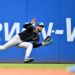 Lourdes Gurriel Jr. tuvo un gran rendimiento defensivo como jardinero izquierdo de los Diamondbacks. Foto: Jason Miller.