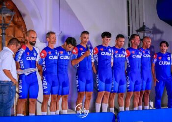 Equipo cubano que compete en el Tour de Panamá 2024. Foto: Fepaciclismo