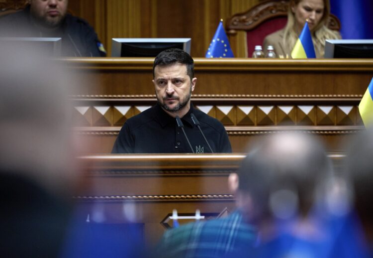 Zelenski presentó el 'Plan de Victoria' durante su discurso ante el parlamento ucraniano. Foto: EFE/EPA/SERVICIO DE PRENSA PRESIDENCIAL DE UCRANIA.