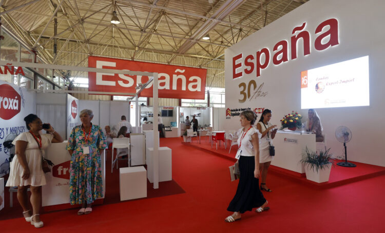 Stand de España el primer día de la 40.ª edición de la Feria Internacional de La Habana. Foto: EFE.