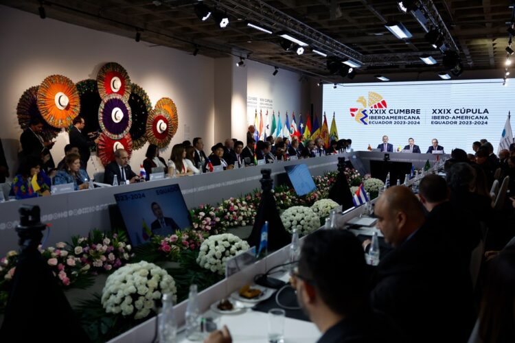 Fotografía de la sesión plenaria de la XXIX Cumbre Iberoamericana este viernes, en el museo Pumapungo en Cuenca, Ecuador. Foto: EFE Mariscal