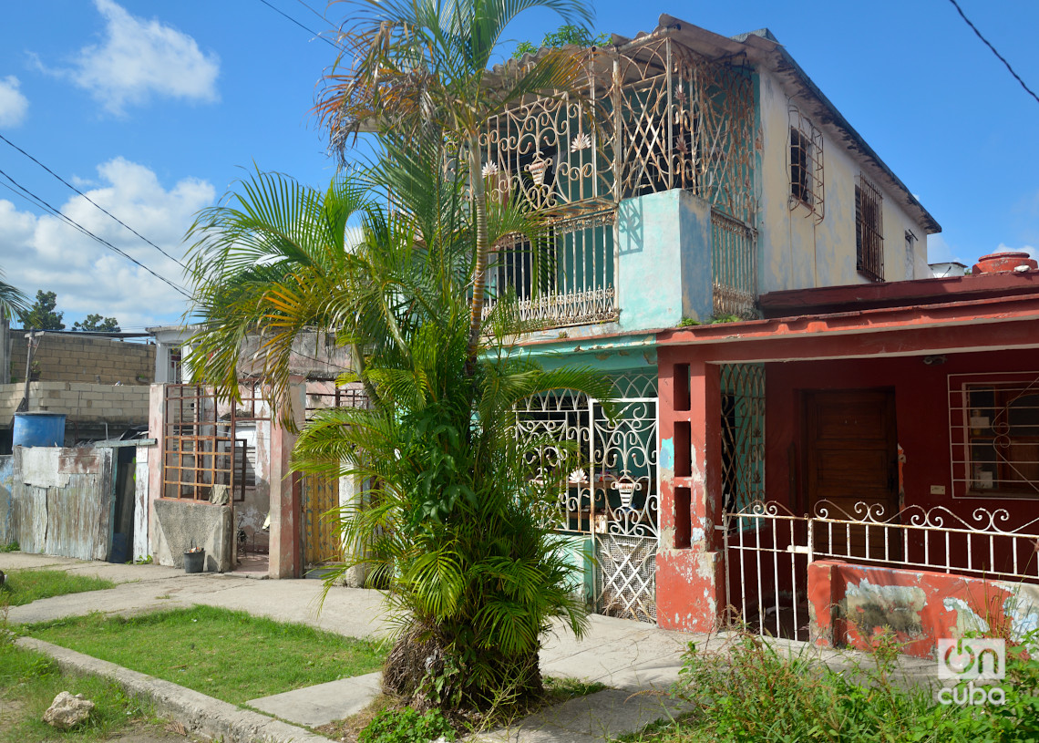 Casa en aparente buen estado en el  reparto Poey, Arroyo Naranjo. Foto: Otmaro Rodríguez.