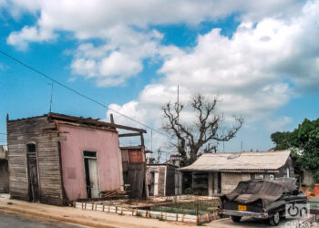 Pilón. Una de las casas destruidas tras el paso de un huracán en 2005, vista en 2006. Foto: Kaloian.