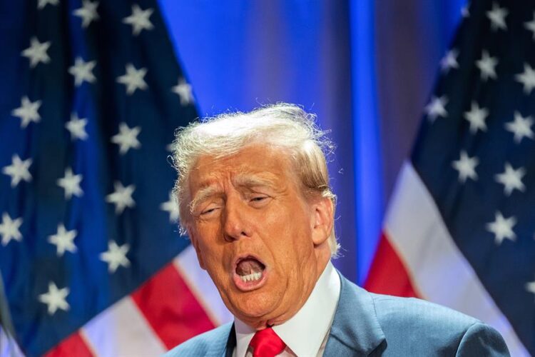 El presidente electo de Estados Unidos, Donald Trump,  durante una reunión con los republicanos de la Cámara de Representantes en el hotel Hyatt Regency de Washington DC el pasado 13 de noviembre de 2024. Foto: EFE/EPA/ALLISON ROBBERT / POOL