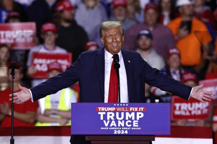 Donald Trump hablando durante un mitin de campaña en Grand Rapids, Michigan. Foto: EFE/ Cj Gunthe.