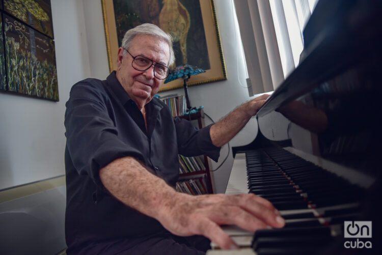 José María Vitier en su casa en La Habana, noviembre de 2022. Foto: Kaloian.