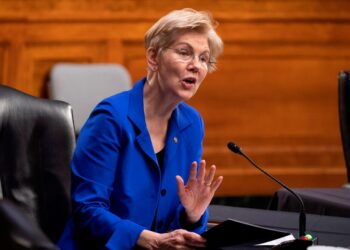 La senadora Elizabeth Warren. Foto: EFE.