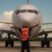 Llegada de un avión canadiense a Cuba. Foto: Tomada del perfil de Facebook de Eduardo Rodríguez Dávila.