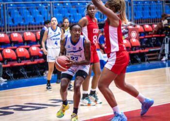 Partido de baloncesto entre El Salvador y Cuba en el Centrobasket femenino de Irapuato, México, ganado por las salvadoreñas con pizarra de 70-67. Foto: fiba.basketball