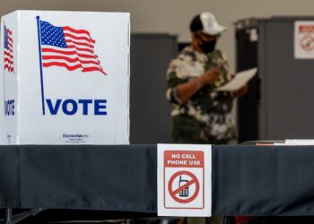 Votantes en Atlanta, Georgia, este 31 Octubre. Foto: ERIK S. LESSER/EFE/EPA