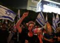 Protestas en Tel Aviv tras la destitución de Gallant. Foto: VASSIL DONEV/EFE/EPA.