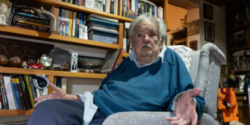 Mujica durante la entrevista con EFE en Montevideo. Foto: Sofía Torres/EFE.