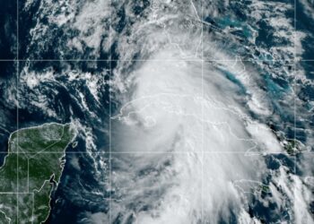 Rafael tocó tierra por Artemisa, a las 4: 20 PM de este miércoles. Foto: Tomada de NOAA (online).