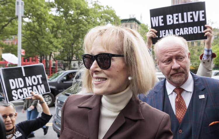 La periodista y escritora E. Jean Carroll. Foto: EFE/EPA/JUSTIN LANE.