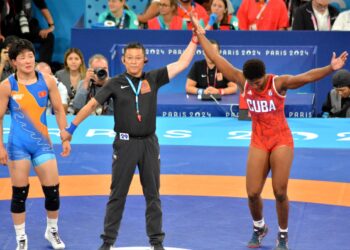 Milaimys Marín (derecha) conquistó una medalla histórica para la luucha femenina cubana en Juegos Olímpicos. Foto: Ricardo López Hevia/Archivo