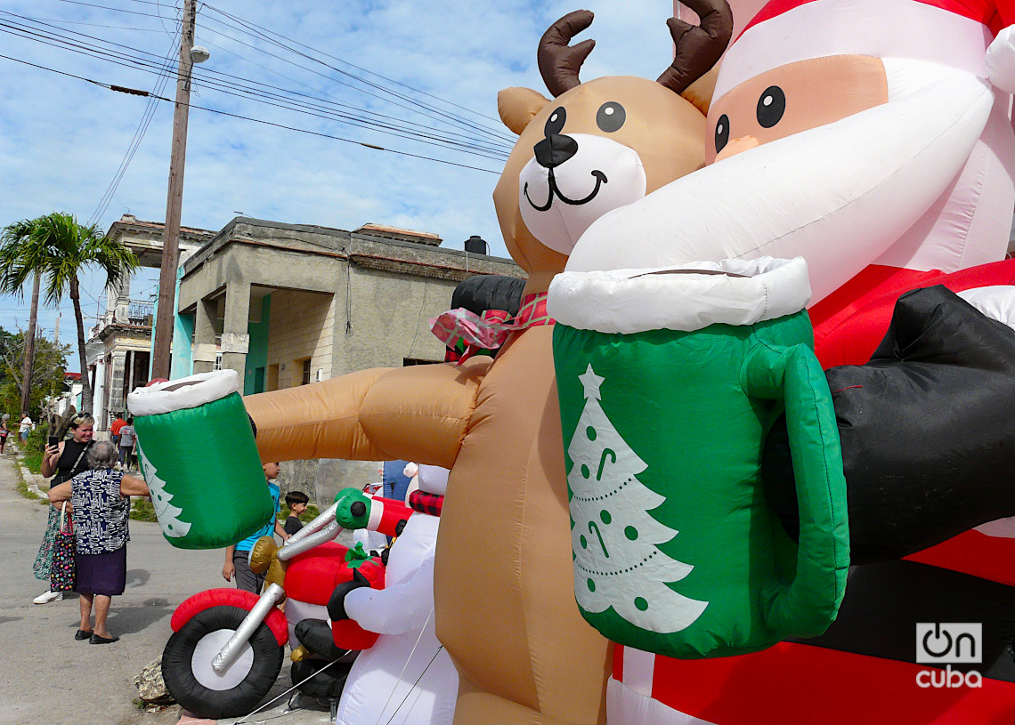 Adornos navideños en La Habana. Foto: A.M.D.