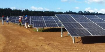 El parque solar fotovoltaico en construcción en Cuba. Foto: Radio Rebelde / Archivo.