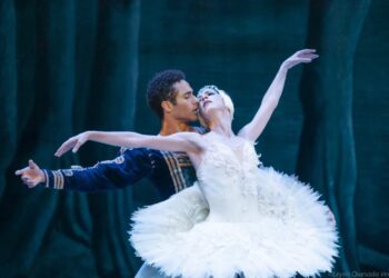 Patricio Revé y Anette Delgado en "El lago de los cisnes". Foto: Leysis Quesada Vera.