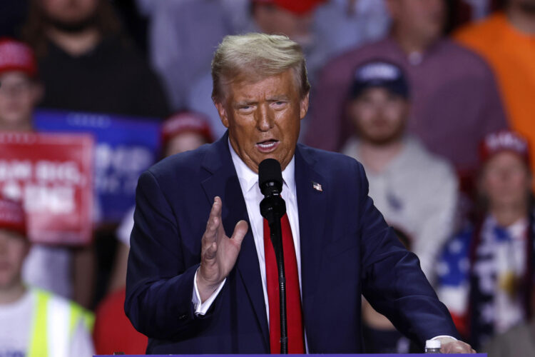 Donald Trump, durante un mitin de campaña en Grand Rapids, Michigan, Foto:  EFE/ CJ Gunther.