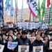 Manifestantes piden la destitución y el juicio político del presidente surcoreano, Yoon Suk-yeol. Foto: HAN MYUNG-GU/EFE/EPA