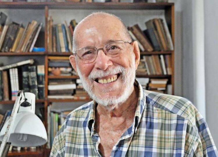 El dramaturgo y director teatral cubano Abelardo Estorino (1925-2013). Foto: Granma / Archivo.