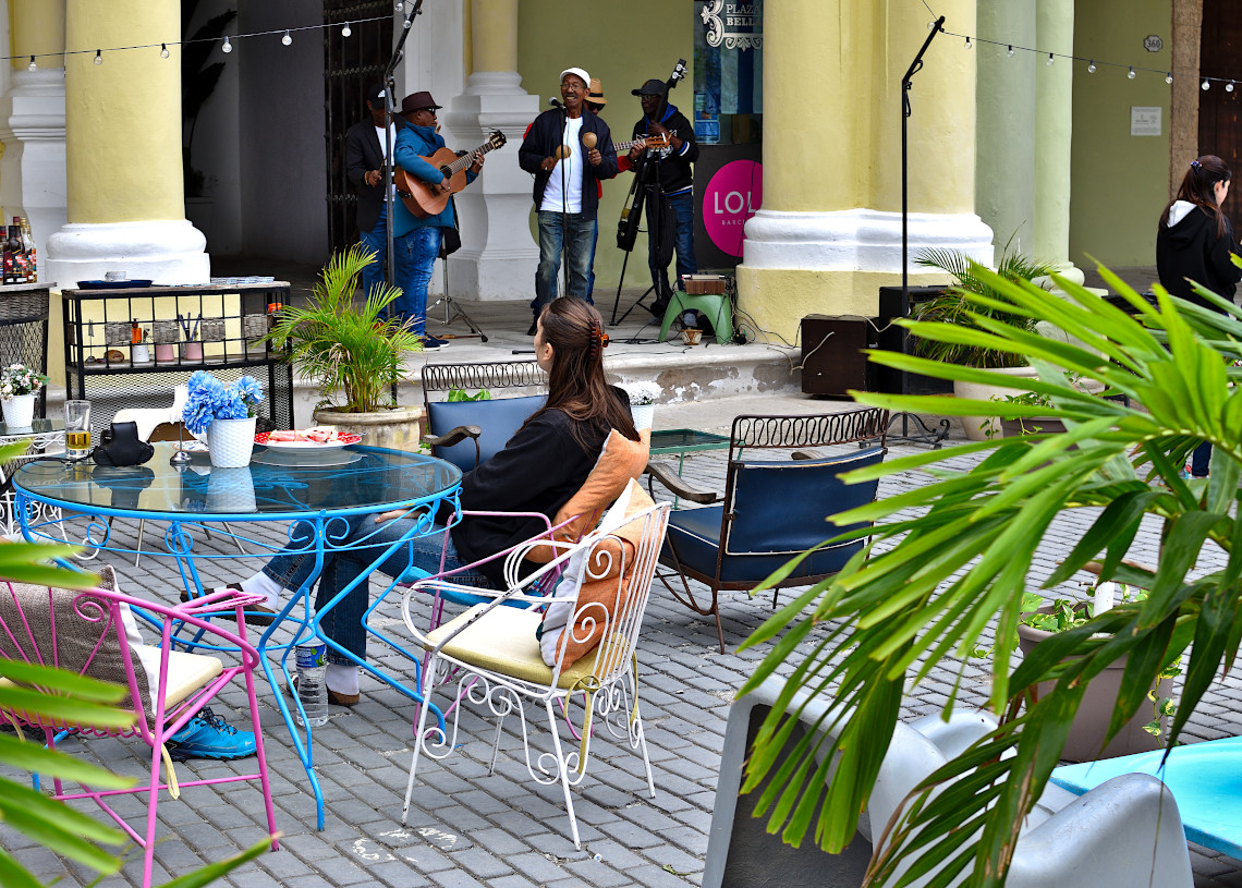 El Café Bohemia, en el centro histórico de La Habana, en los primeros días de 2025. Foto: Otmaro Rodríguez.