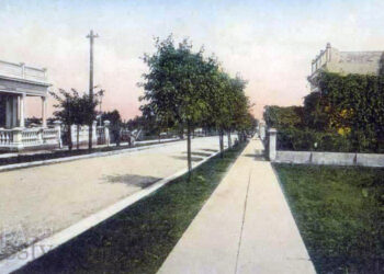 La calle San Jacinto, cuando todavía quedaban parcelas sin edificaciones.