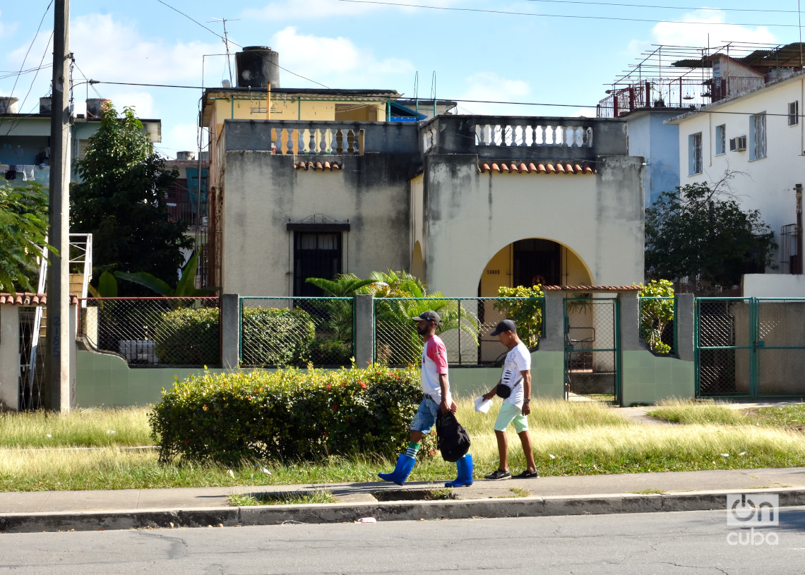 Casa en la calle 31, en el municipio habanero de Marianao. Foto: Otmaro Rodríguez.