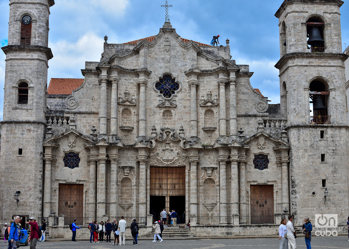 La icónica Catedral de La Habana en los primeros días de 2025. Foto: Otmaro Rodríguez.