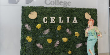 Fotografía cedida por la universidad Miami Dade College (MDC) de una imagen de la cantante cubana Celia Cruz durante la inauguración de la exposición 'Celia Cruz: Work'. Foto: EFE.